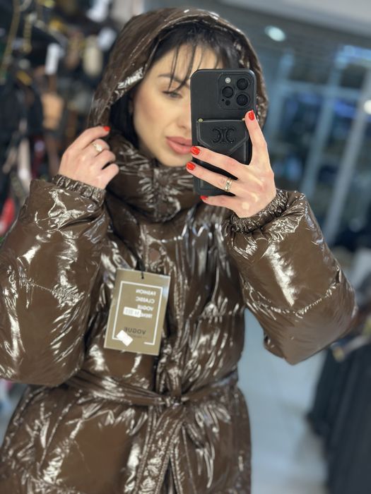 Лакова куртка пуховик