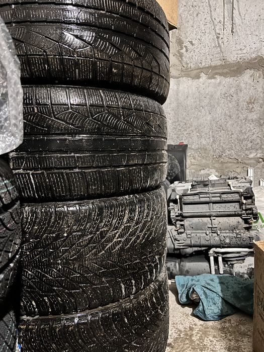 R20 275/35 Нокіан і Піреллі 2022-23 рік