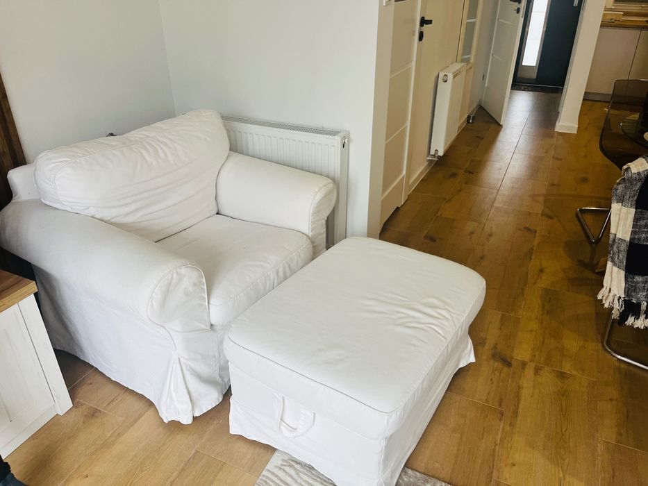 Komplet wypoczynkowy kanapa plus fotel z podnóżkiem