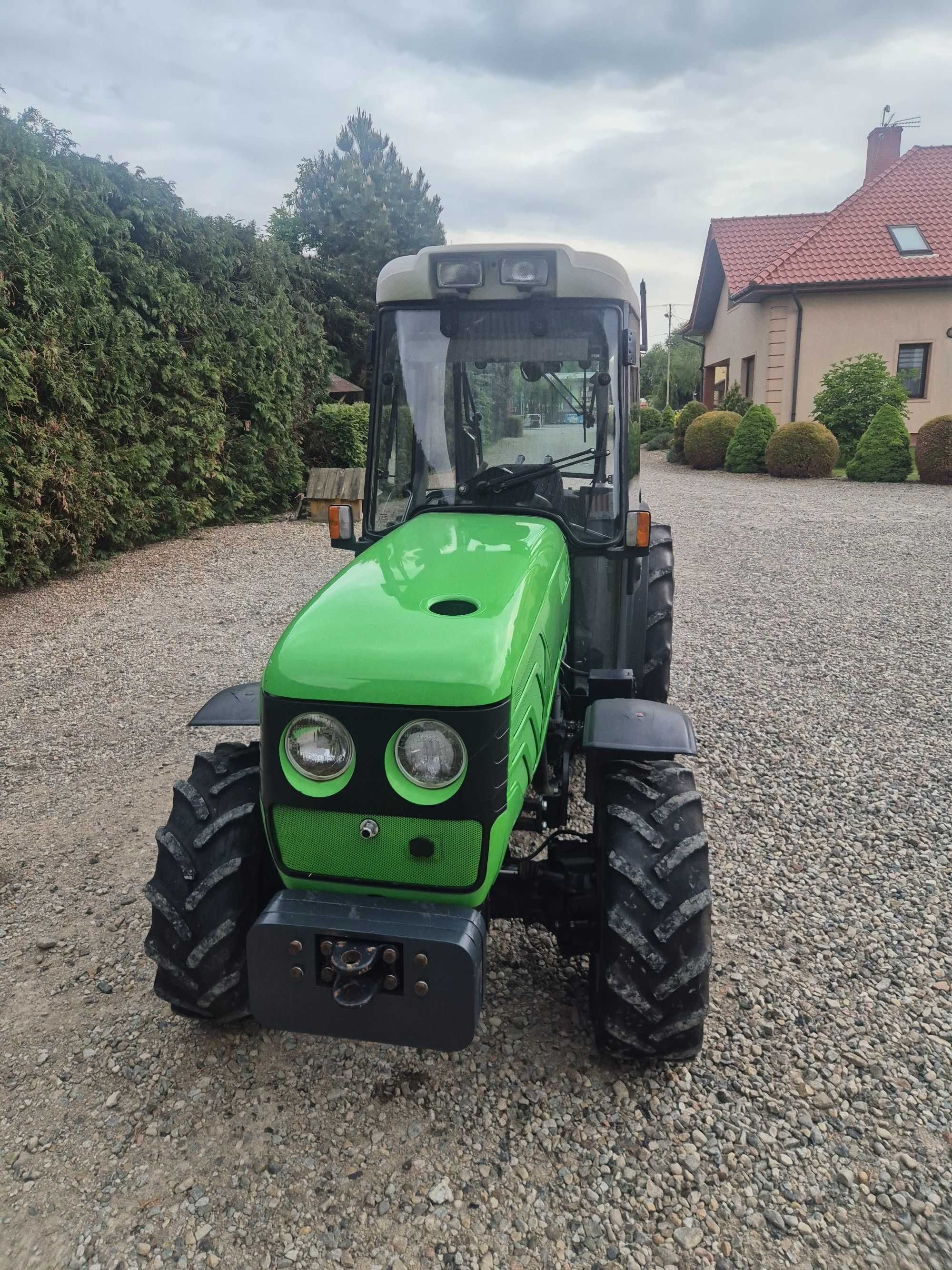 Deutze Fahr Agrocompact F70  75 km