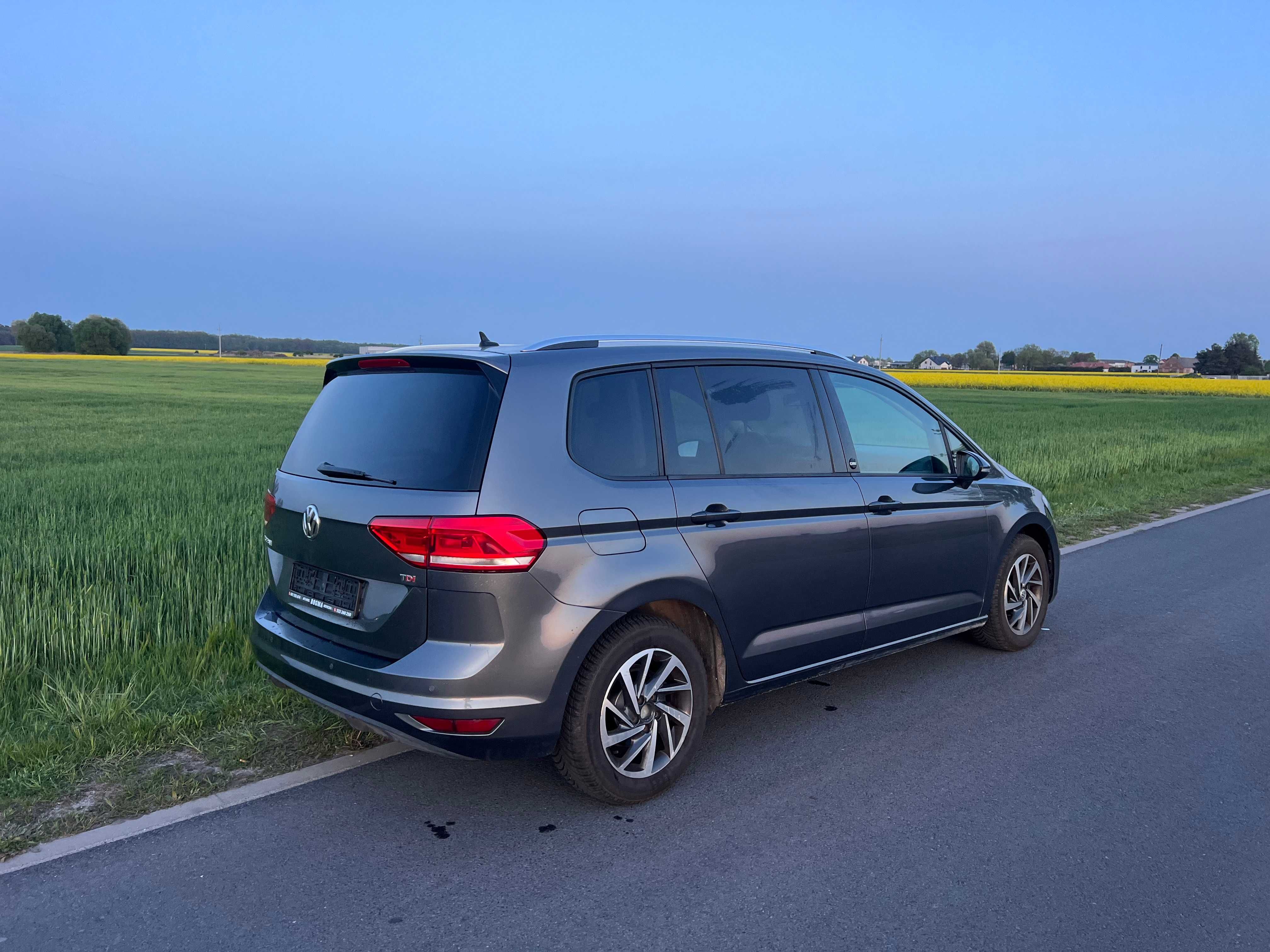 Volkswagen Touran 1.6tdi wersja SOUND