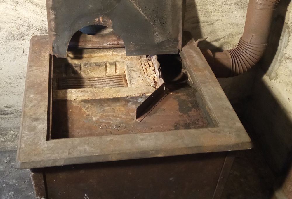 Piec kuchnia węglowa z piekarnikiem 80 x 80 cm / koza / pełen Off-Grid