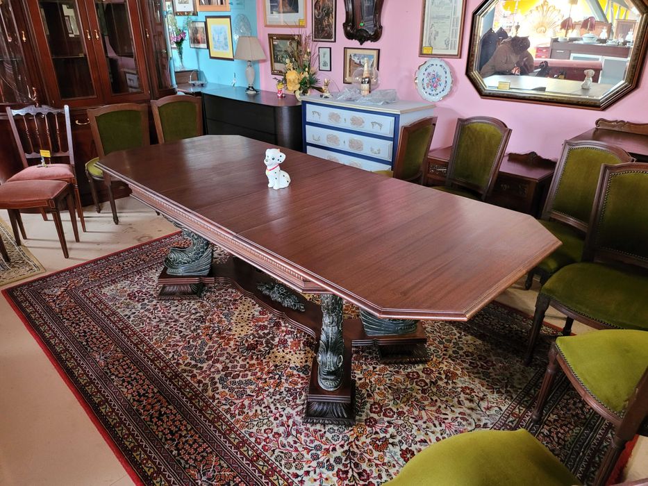 Fantástica mesa antiga em madeira maciça com pés em for