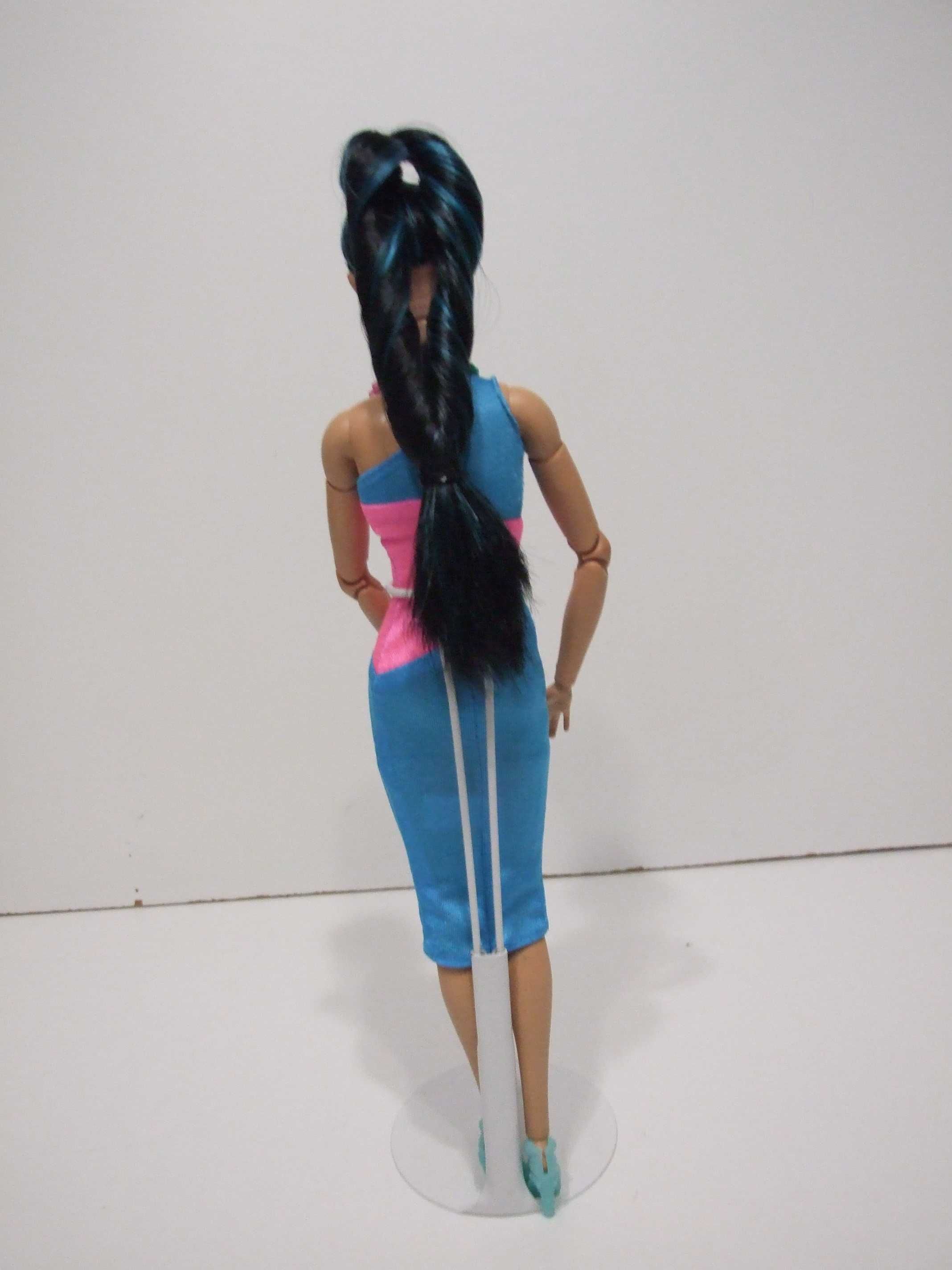 lalka Barbie Mattel made to move mtm ze stojakiem