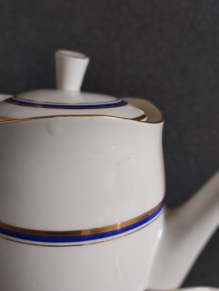 Dzbanek i mlecznik porcelana Wałbrzych