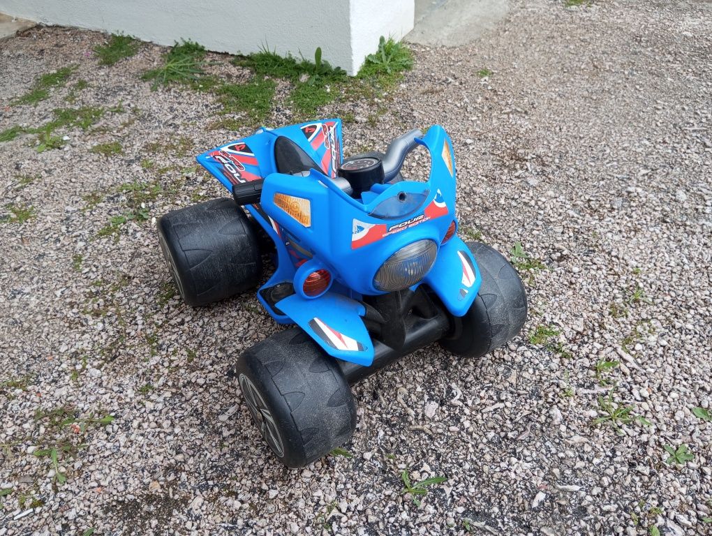 Moto 4 elétrica para criança