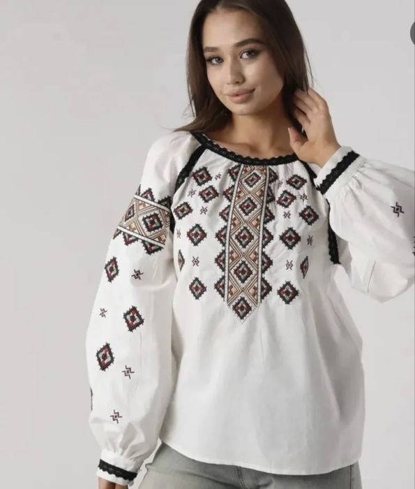 Жіночі вишиті сорочки, вишиванки, блузки.