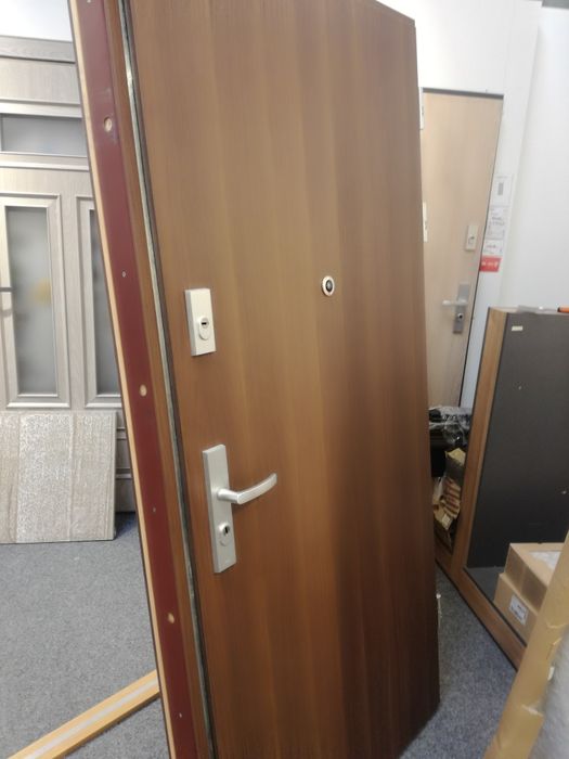 Drzwi wewnątrz klatkowe