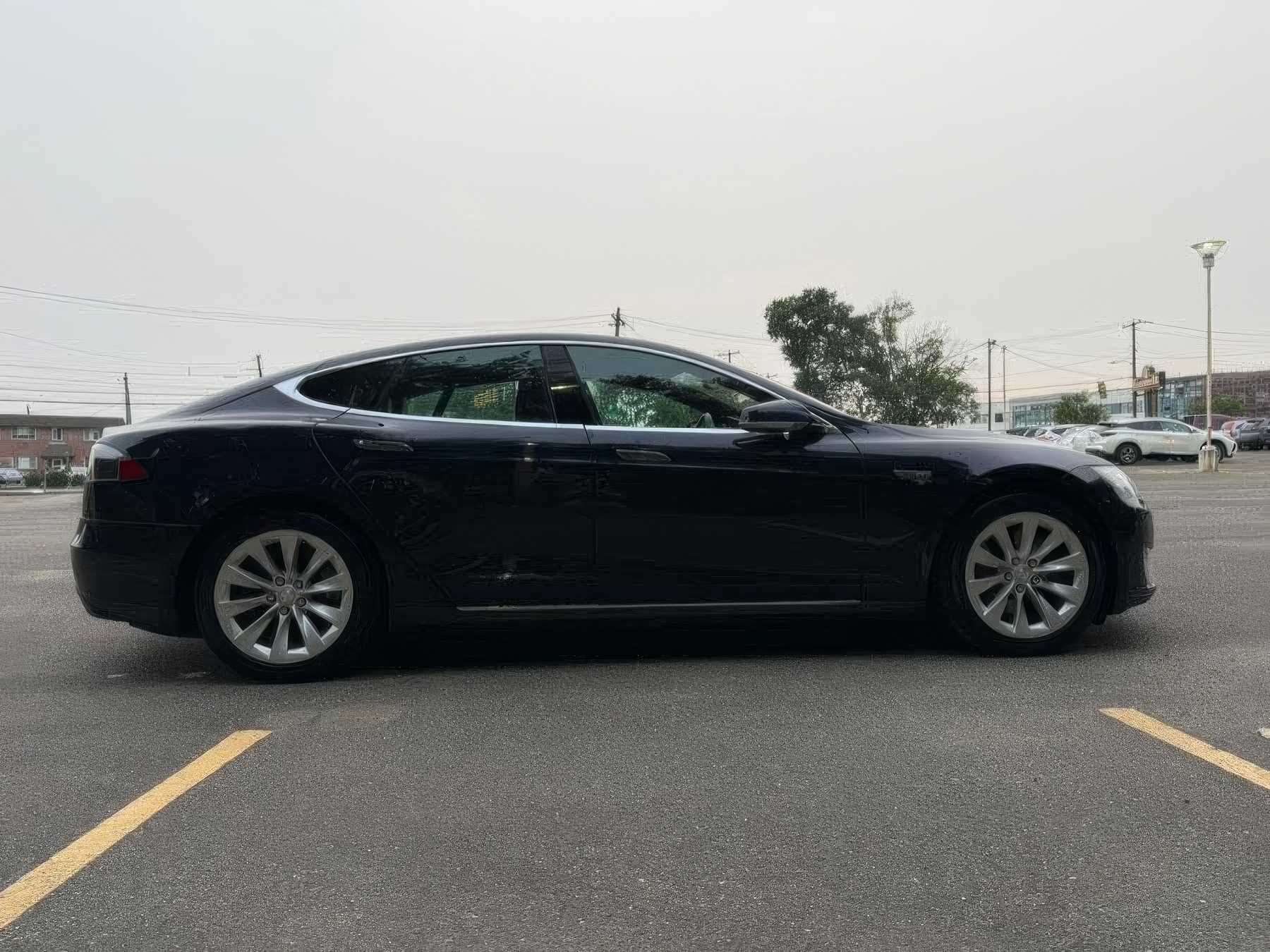 2015 Tesla Model S 85D AWD