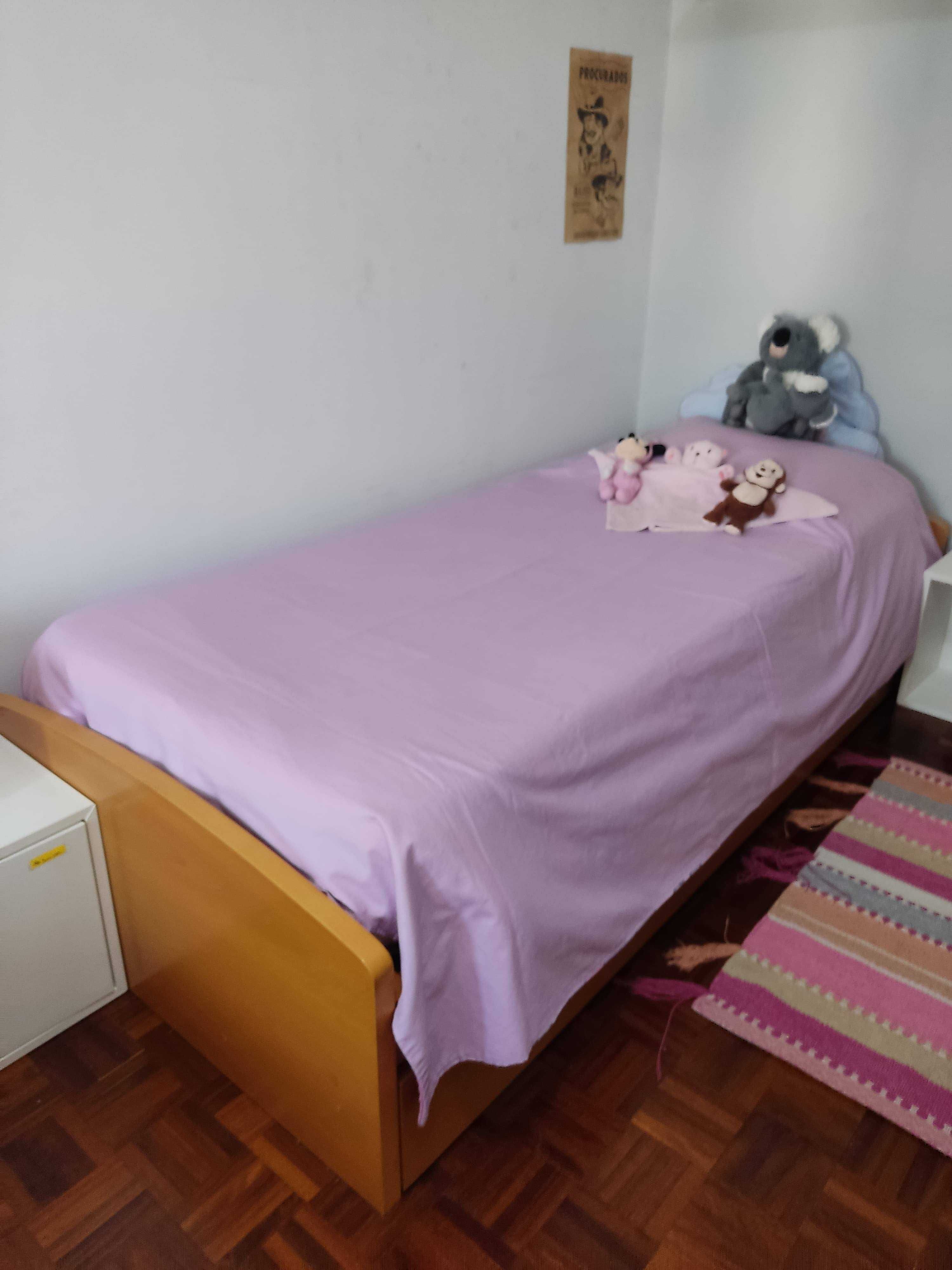 Cama de solteiro dupla