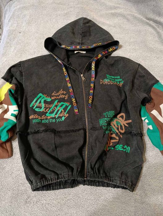 Курточка жіноча .