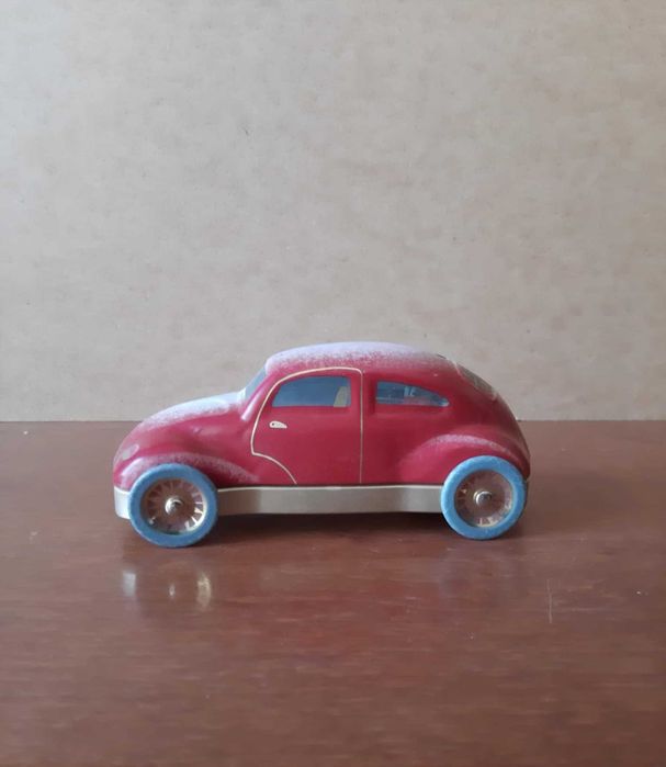 Metalowe pudełko - kształt samochód