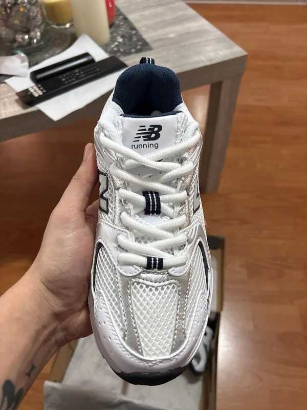 Biały^oczekiwać^NewBalance530^UnisexTrampki Roz.37.5