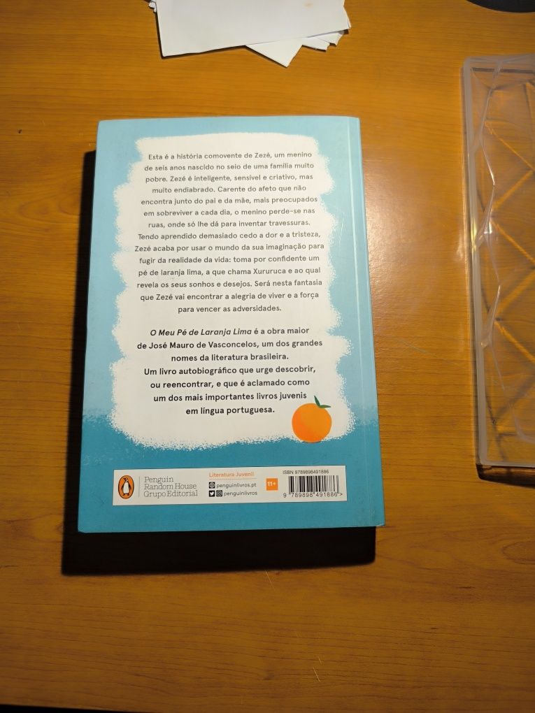 Livro "O meu pé de laranja lima"