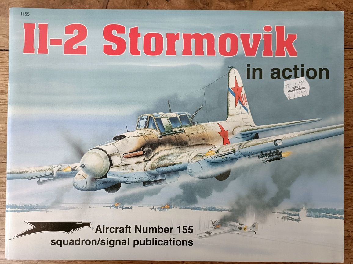 Livros sobre aviões (em inglês dos EUA). Arado, Ilyushin, Texan...