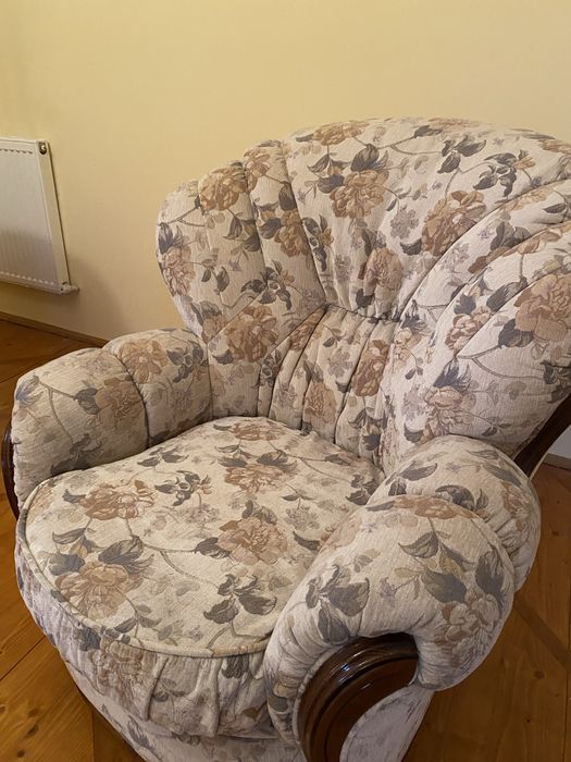 Мякі меблі диван і 2 мякі крісла.