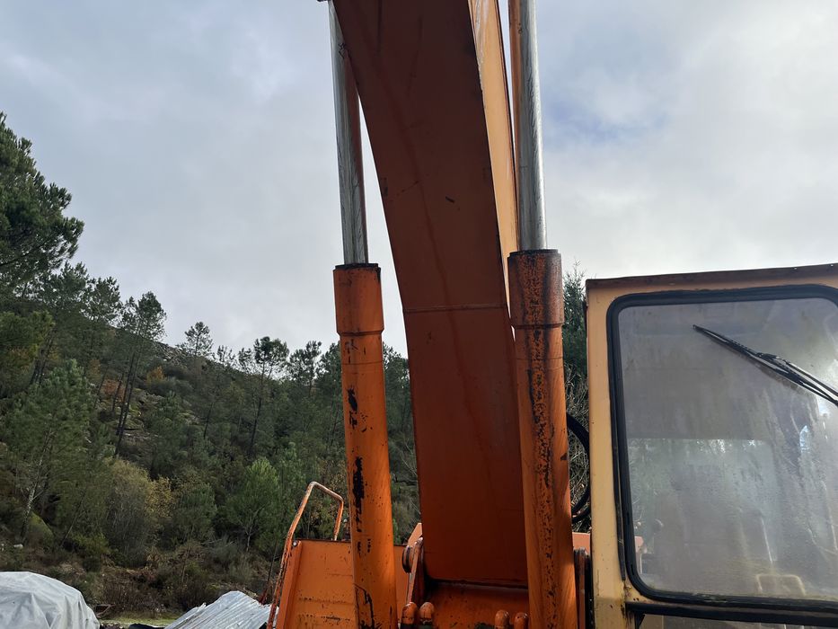 Giratória Hitachi