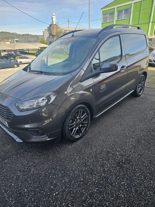 Ford Courier