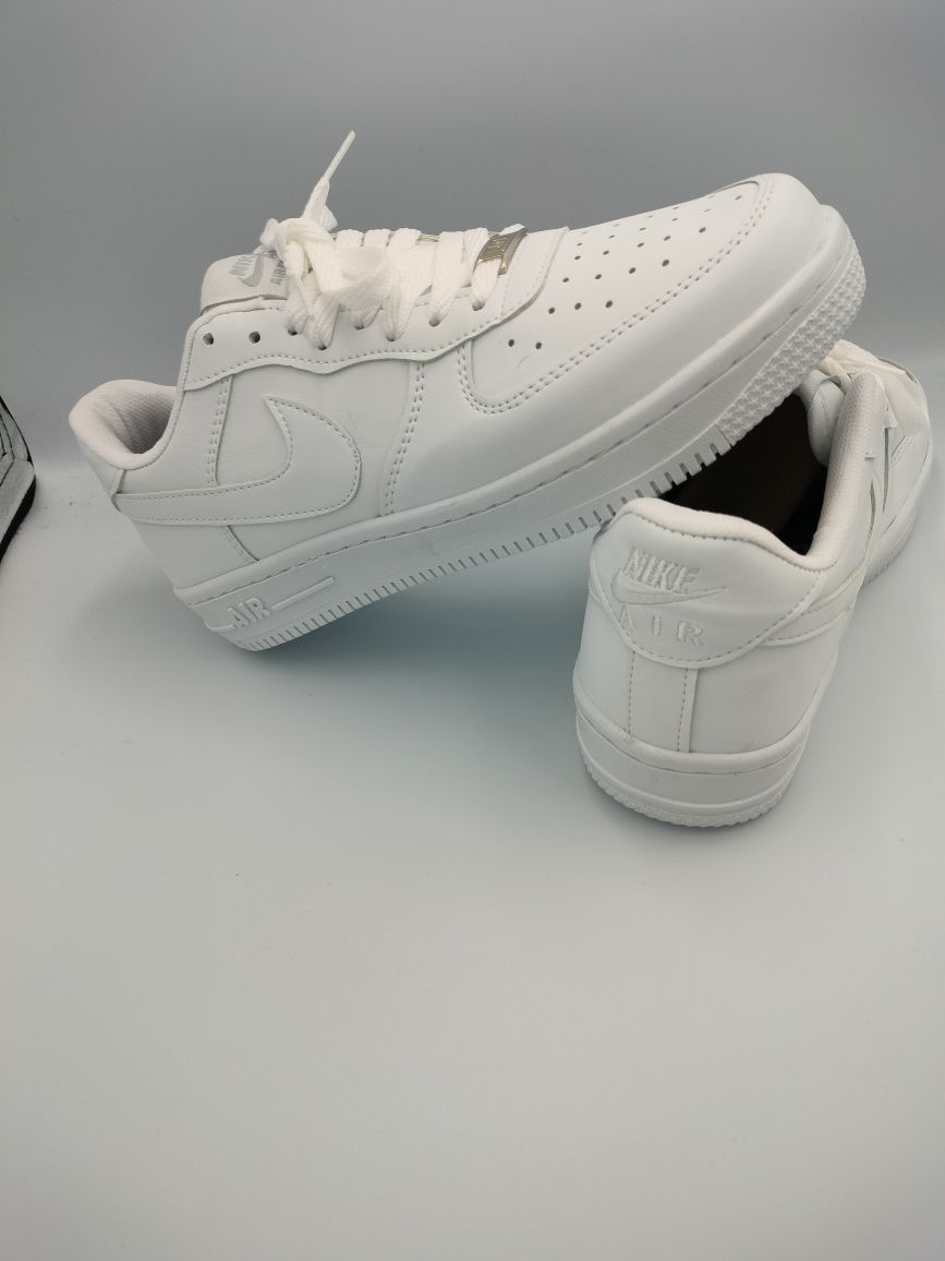 Nike Air Force 1 rozm 41 GRATIS skarpetki Nike!