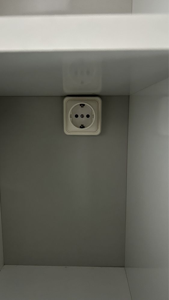 Vendo Móvel /Estante branco WC Porta e Prateleiras Qualidade/Como NOVO