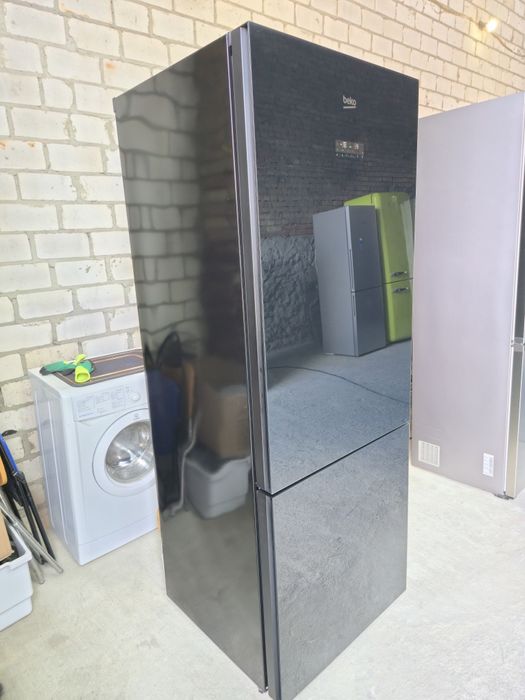 Холодльник beko CNE520 чорне скло широкий