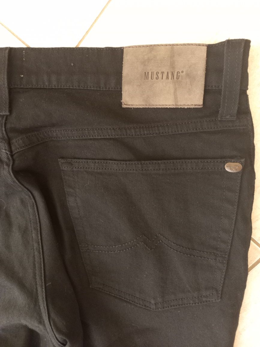 firmowe spodnie jeans-MUSTANG-XL-36/32-czarne-szer-pas-48cmx2