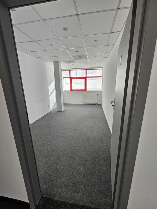 BIURA    18 m²   i    24    m²  do wynajęcia