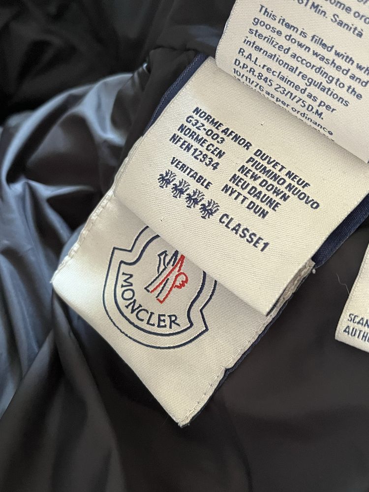 Унисекс пуховик Moncler