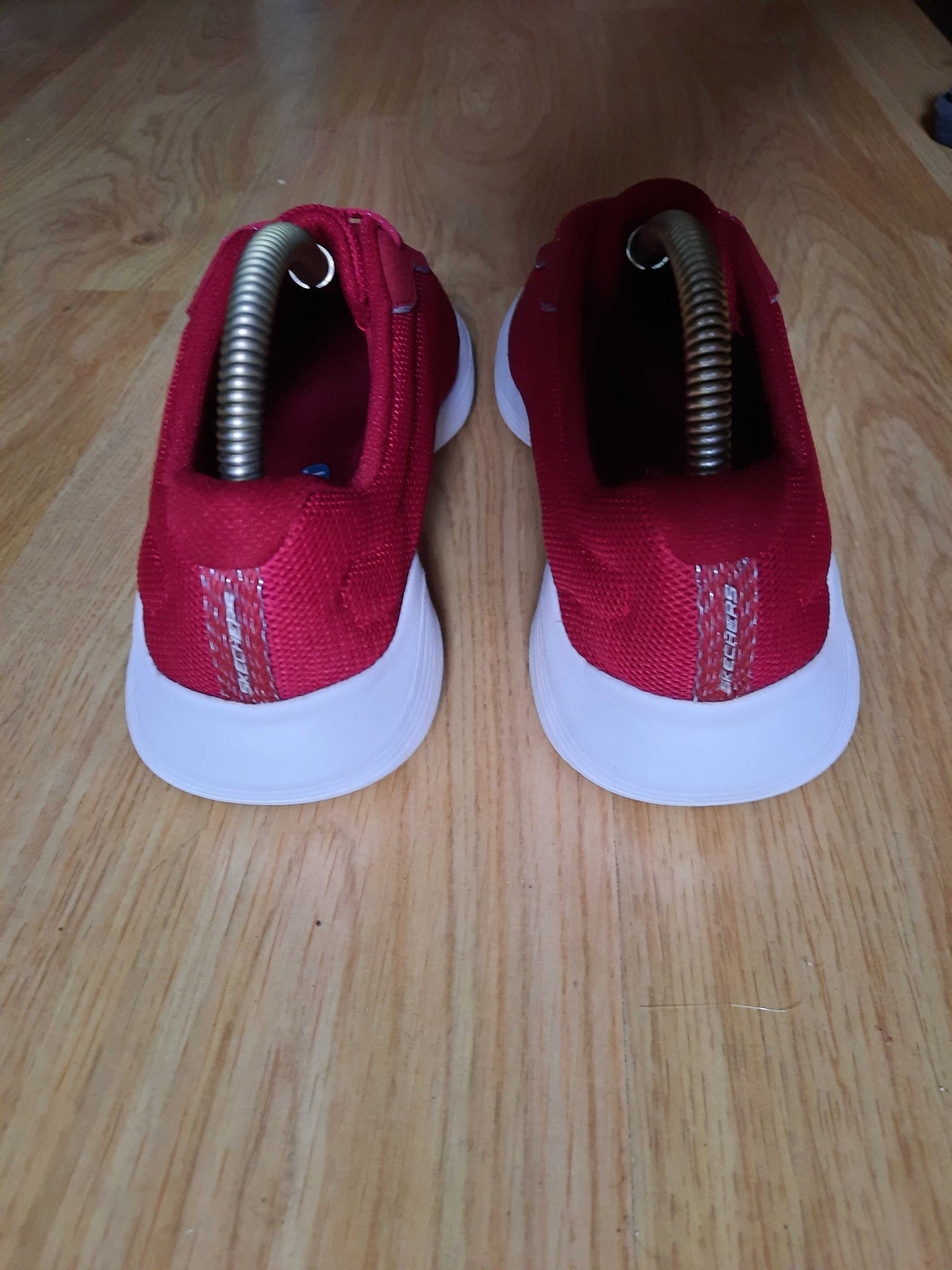 Женские кроссовки SKECHERS 39 p.