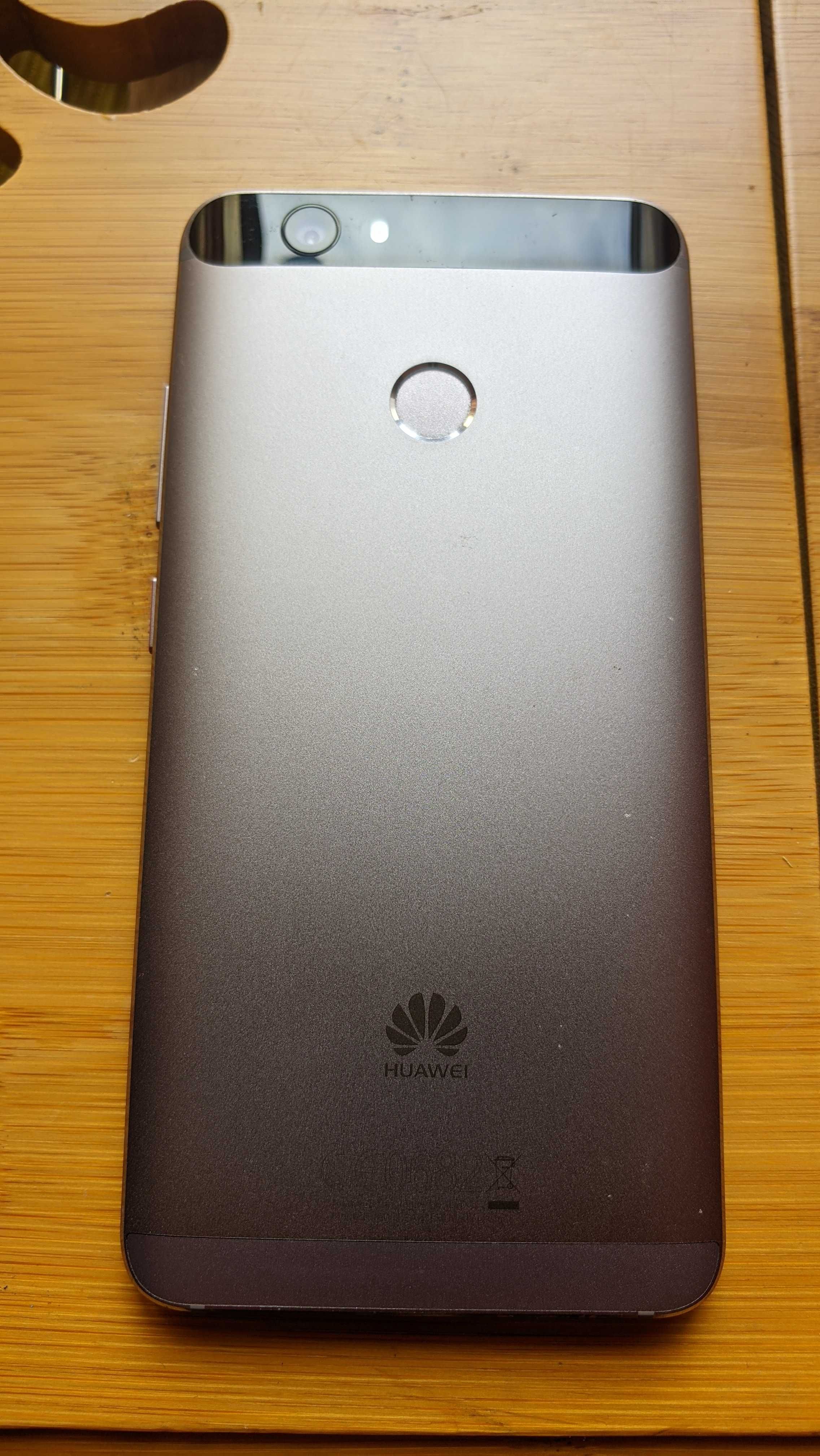 Мобильный телефон Huawei Nova (CAN-L11) Gold с NFC