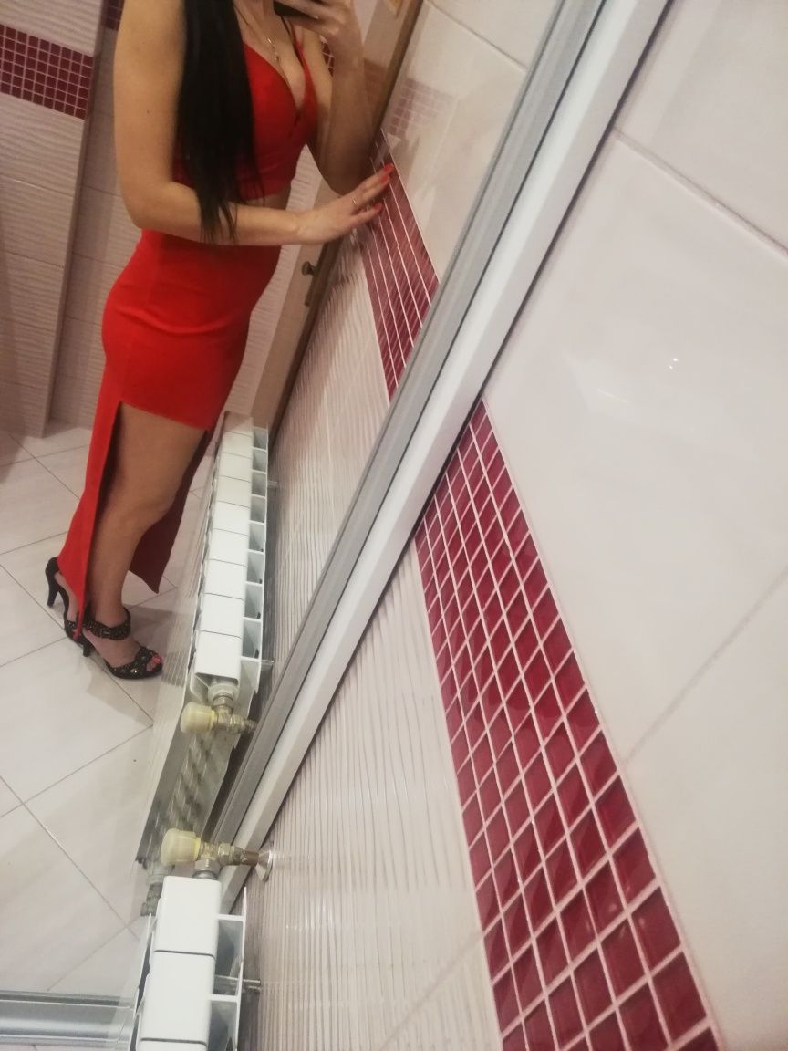 Sukienka maxi czerwona 36 S długa wesele osiemnastka wycięcia