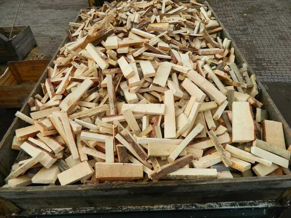 Opał - pocięta zrzyna sosnowa drewno rozpałka węgiel