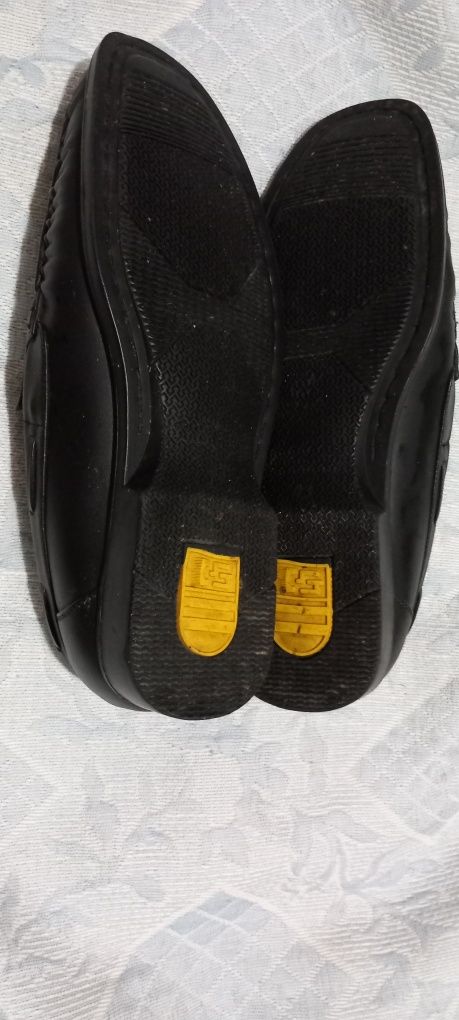 Sapatos Pretos Confortáveis