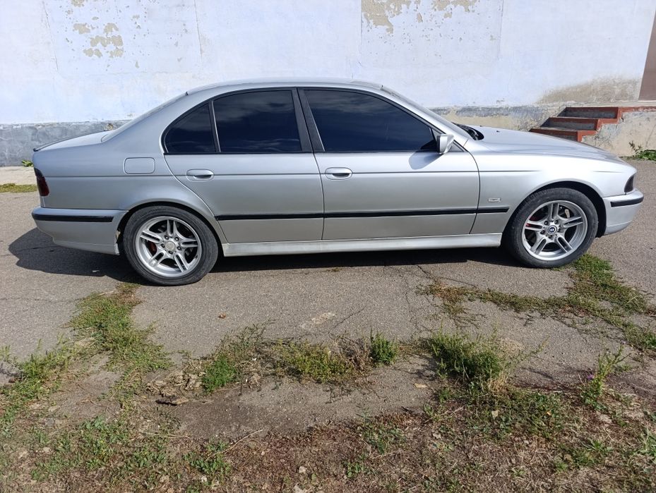 Продам BMW е39 м62б35