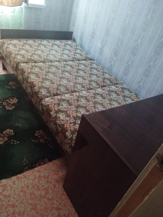 Продамо ліжко з тумбою