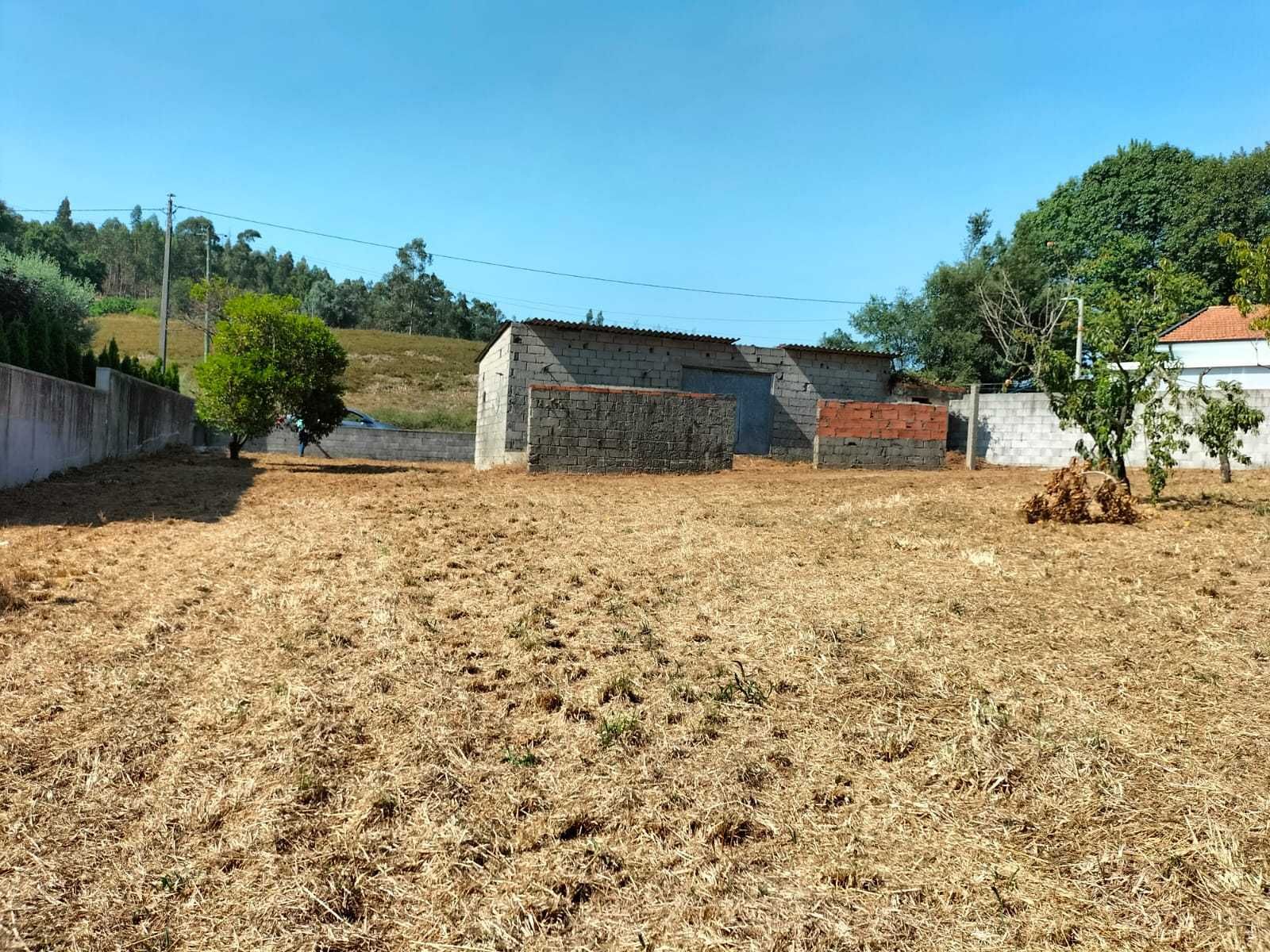 Lote terreno 1 ou 2 Moradias 880m²