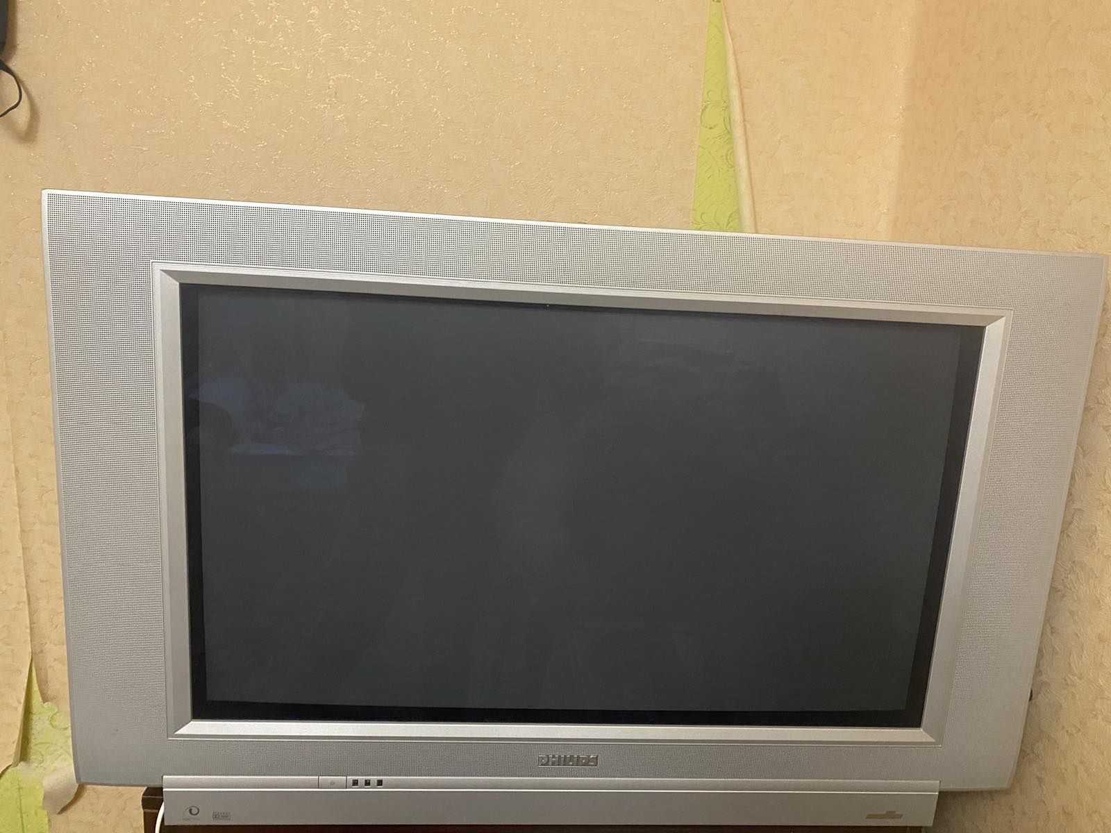 Продам телевізор Філліпс з великим екраном