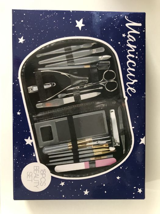 Przybornik do manicure i makijażu