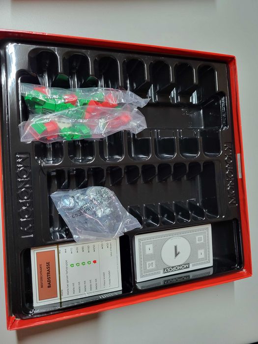 Monopoly (Alemao) - Jogo de Tabuleiro Monopolio - Novo e selado