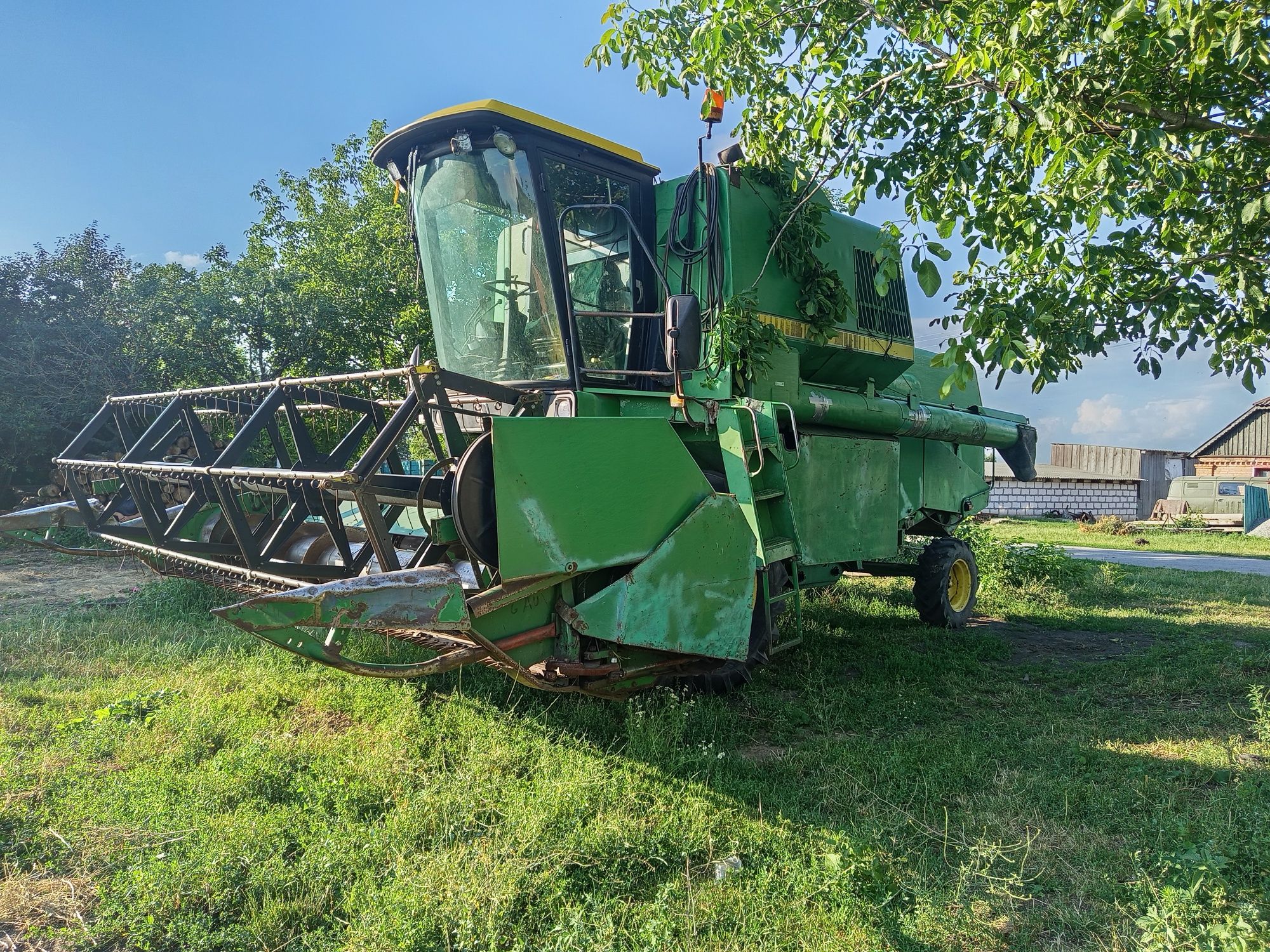 Продам комбайн John Deere 1065
