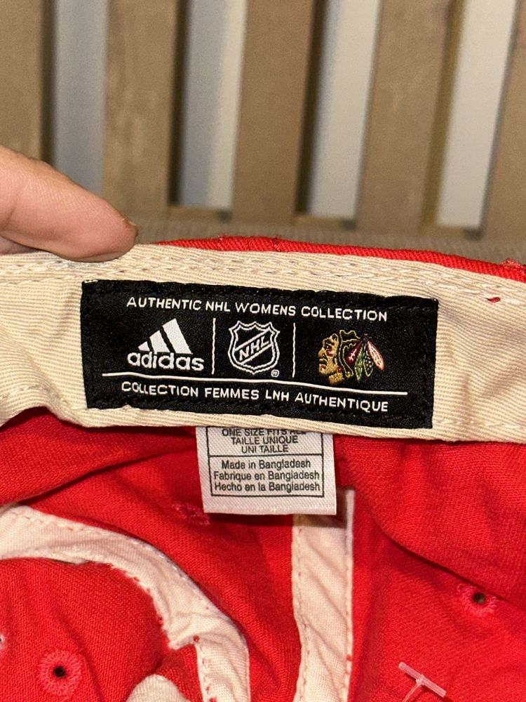 Czapeczka z daszkiem Blackhawks Adidas z USA