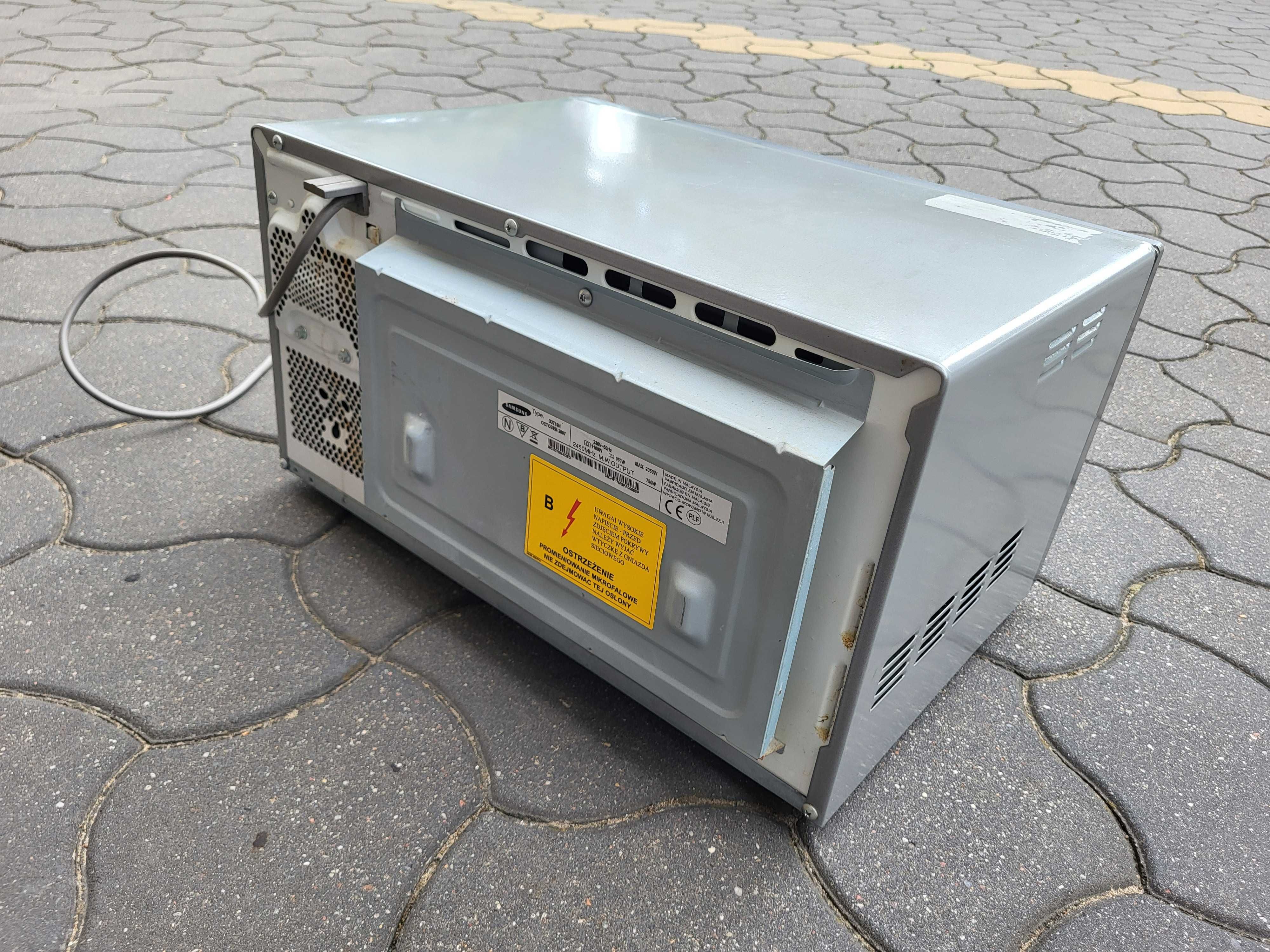 Mikrofalówka Samsung z funkcją grilla odmrażanie gotowanie mocna 2500w