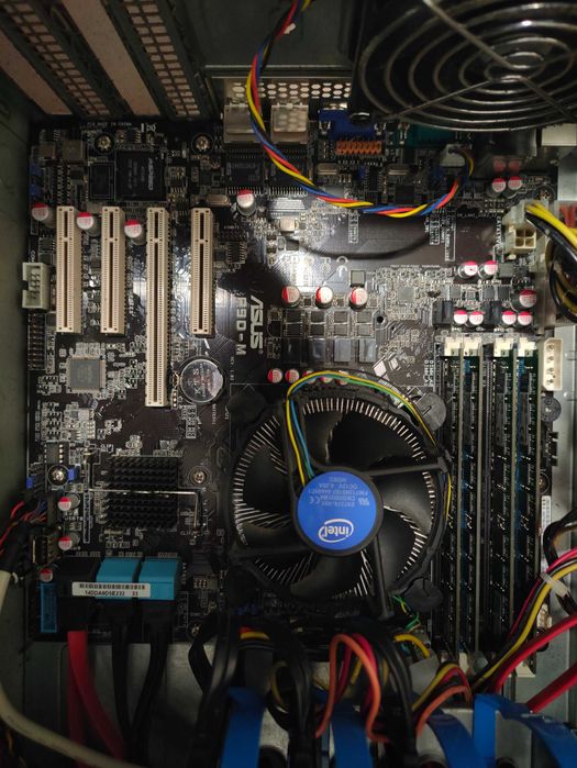 Serwer Xeon E3-1231 3.4GHz Asus P90-M 32GB RAM dyski SSD i HDD