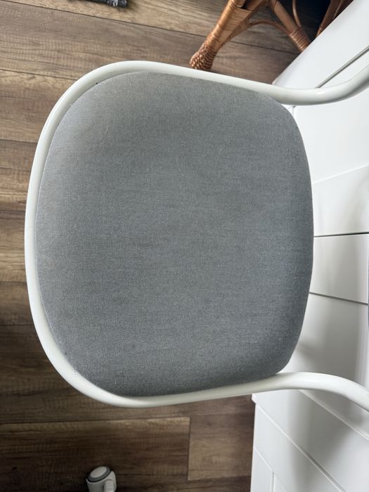 krzesło do biurka dla dzieci Ikea