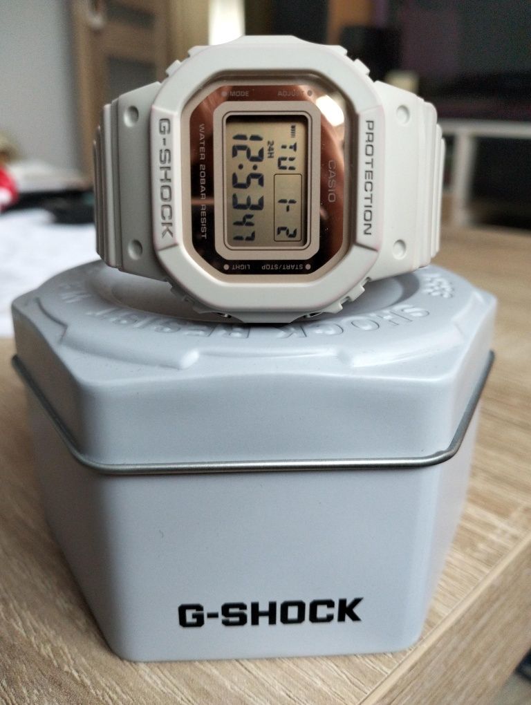 Sprzedam zegarek damski Casio G-SHOCK