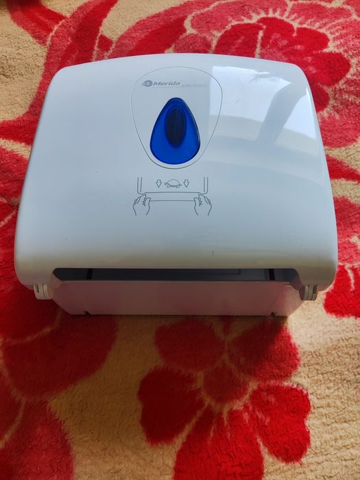 Podajnik na ręczniki