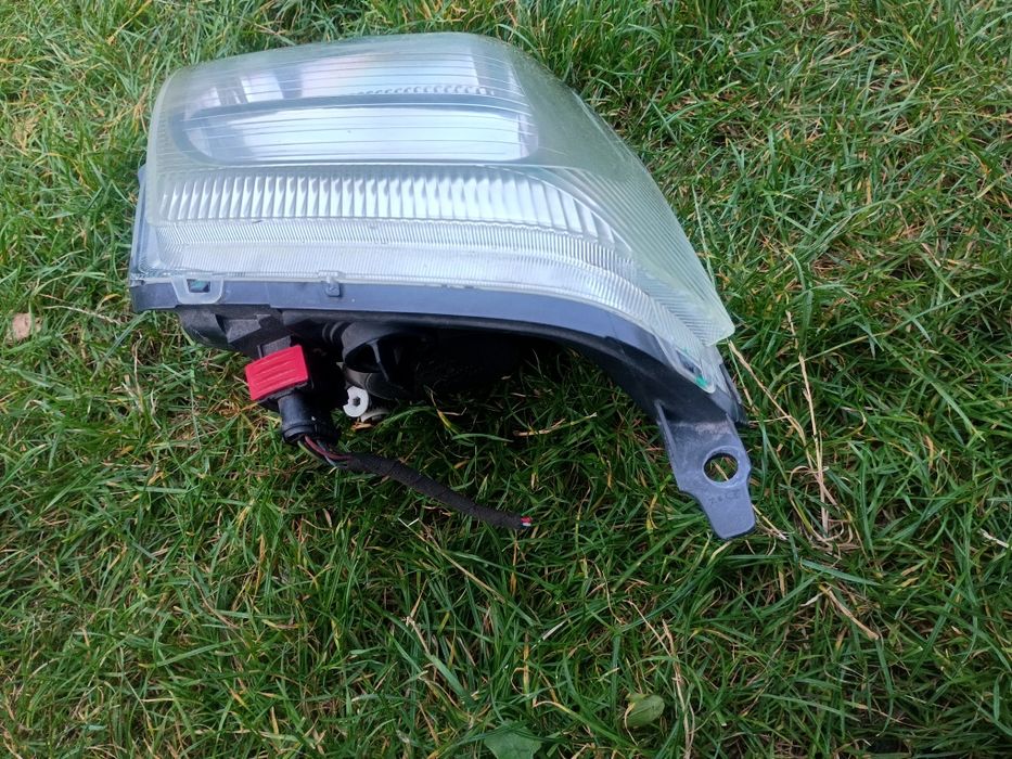 Citroen C2 lampa przednia prawa AL
