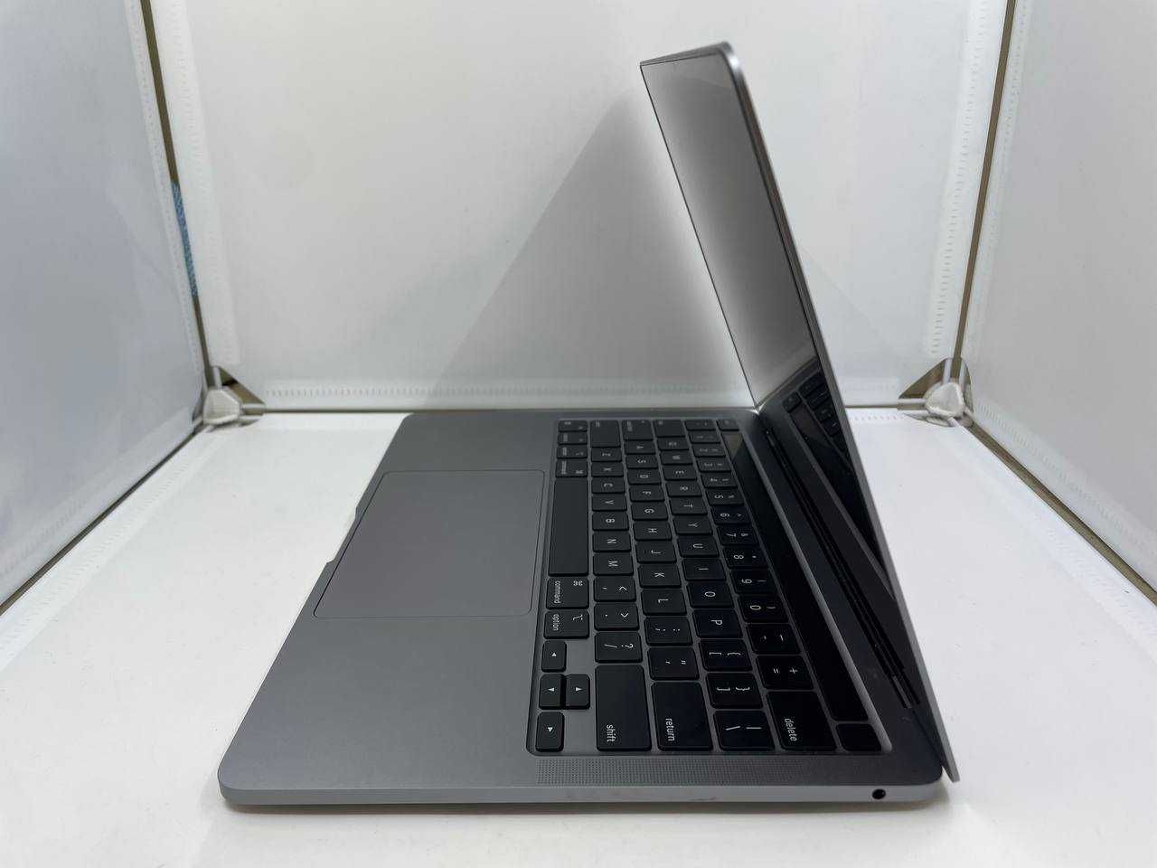MacBook Pro 13" 2022 M2/8/256GB ГАРАНТІЯ 6 Місяців