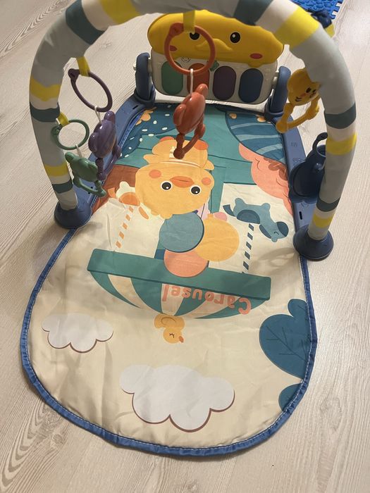 Коврик для немовлят з брязкальцями