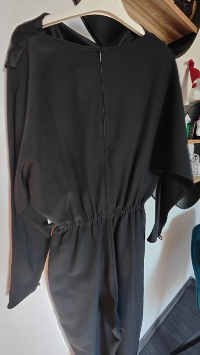 Czarny kombinezon atlasowy przód S M/L